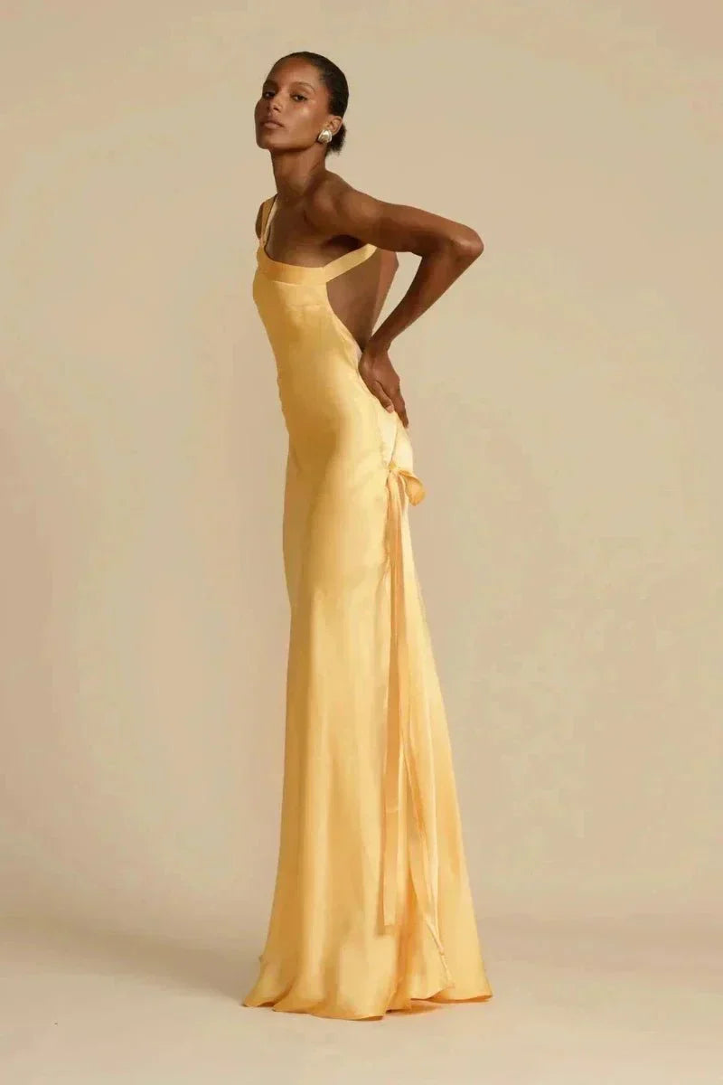 Maxine - Elegant One-shoulder Dress with Open Back and Slanted Neckline